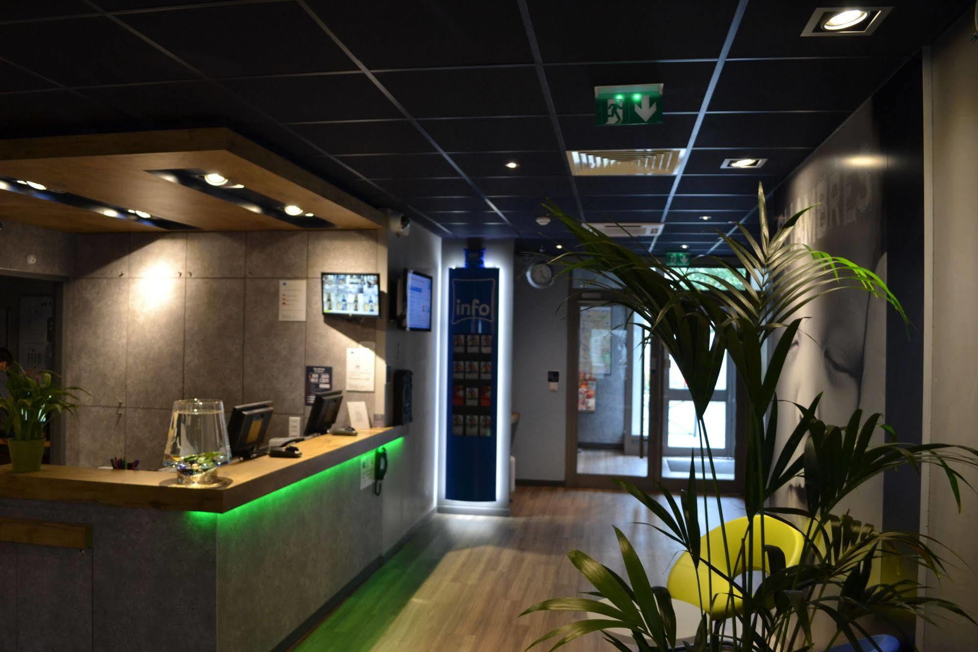 Ibis Budget Paris Porte De Vanves Esterno foto